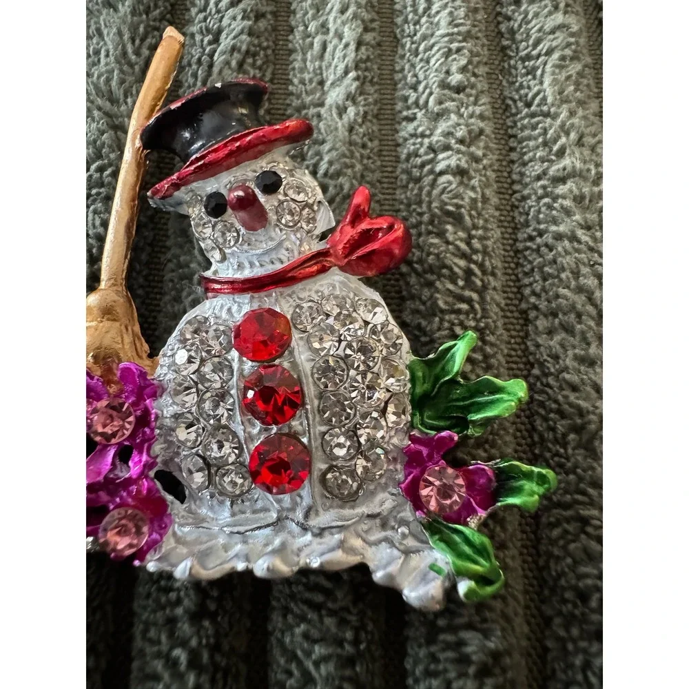 Sparkling Snowman Brooch With‎ Broom Hat Scarf Red Gems Rhinestones Christmas